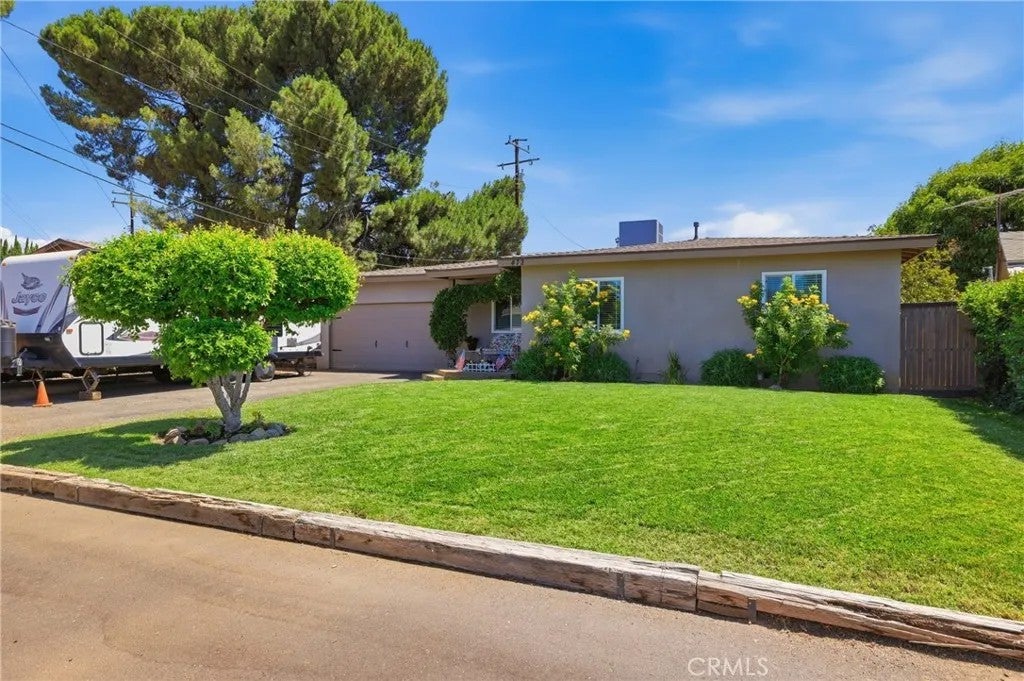 472 Laraine