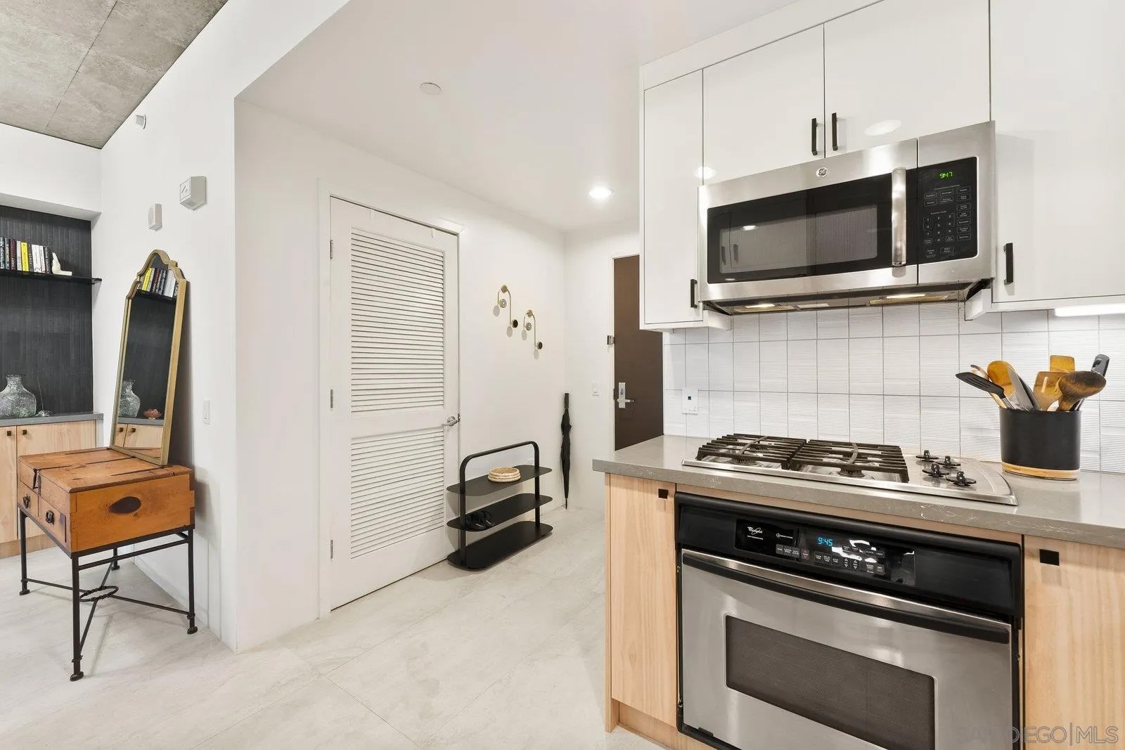 801 Ash St 302