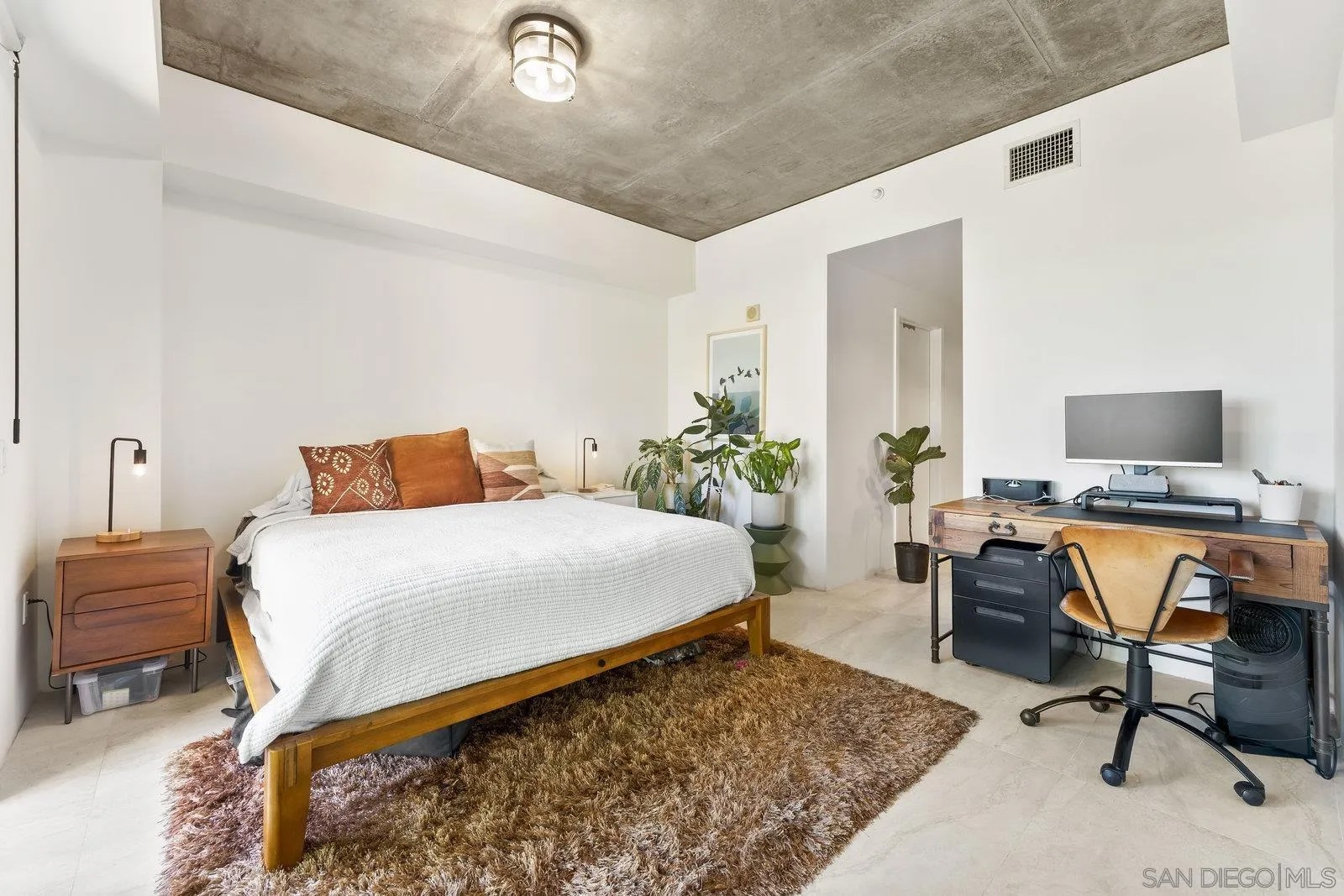 801 Ash St 302