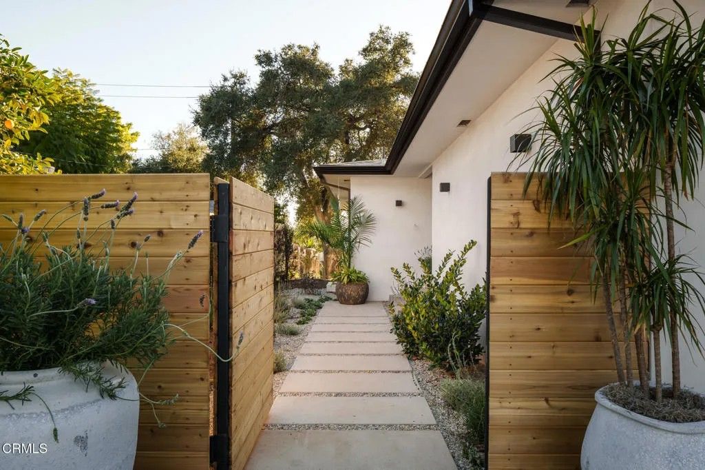 Photo of 4119 Aralia Road, Altadena, CA 91001 (MLS # P1-26912)