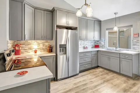 7700 Parkway Dr Unit 17, La Mesa, CA 91942 - #: 250035955