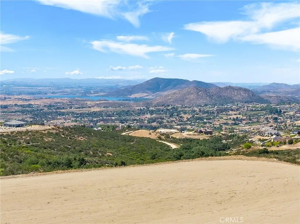 Photo of 39767 Esplendida, Temecula, CA 92592 (MLS # SW26084085)