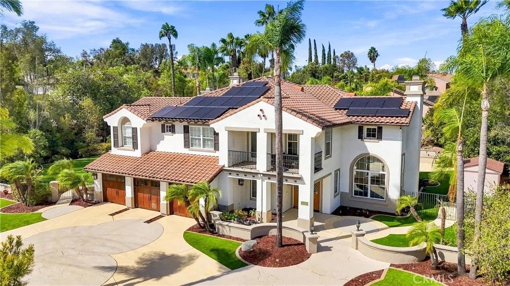 2477 Saffron Glen