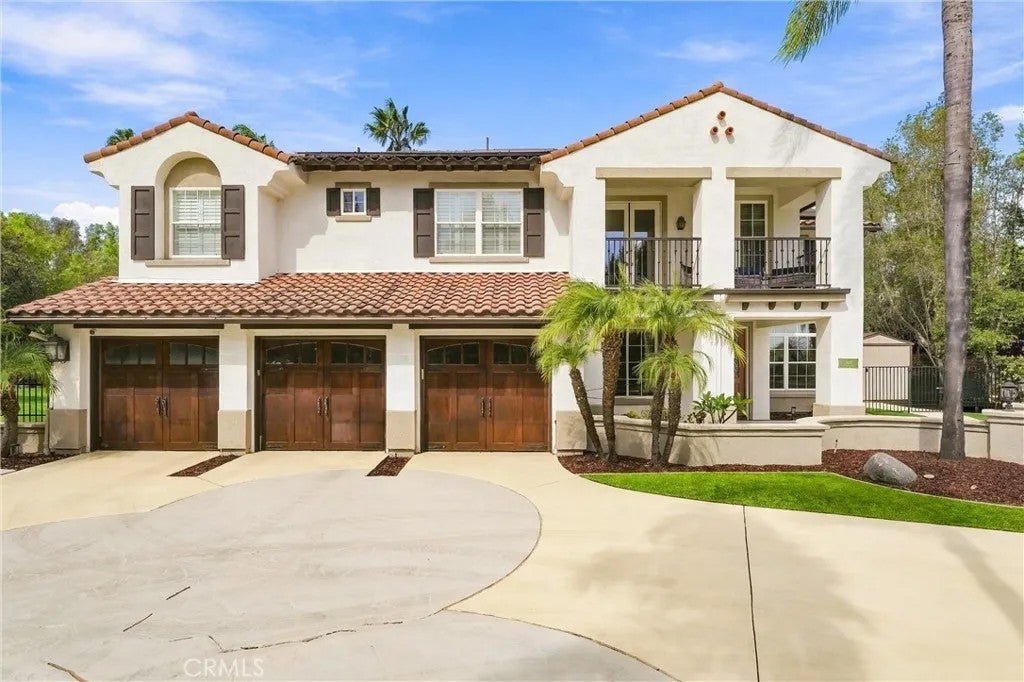 2477 Saffron Glen