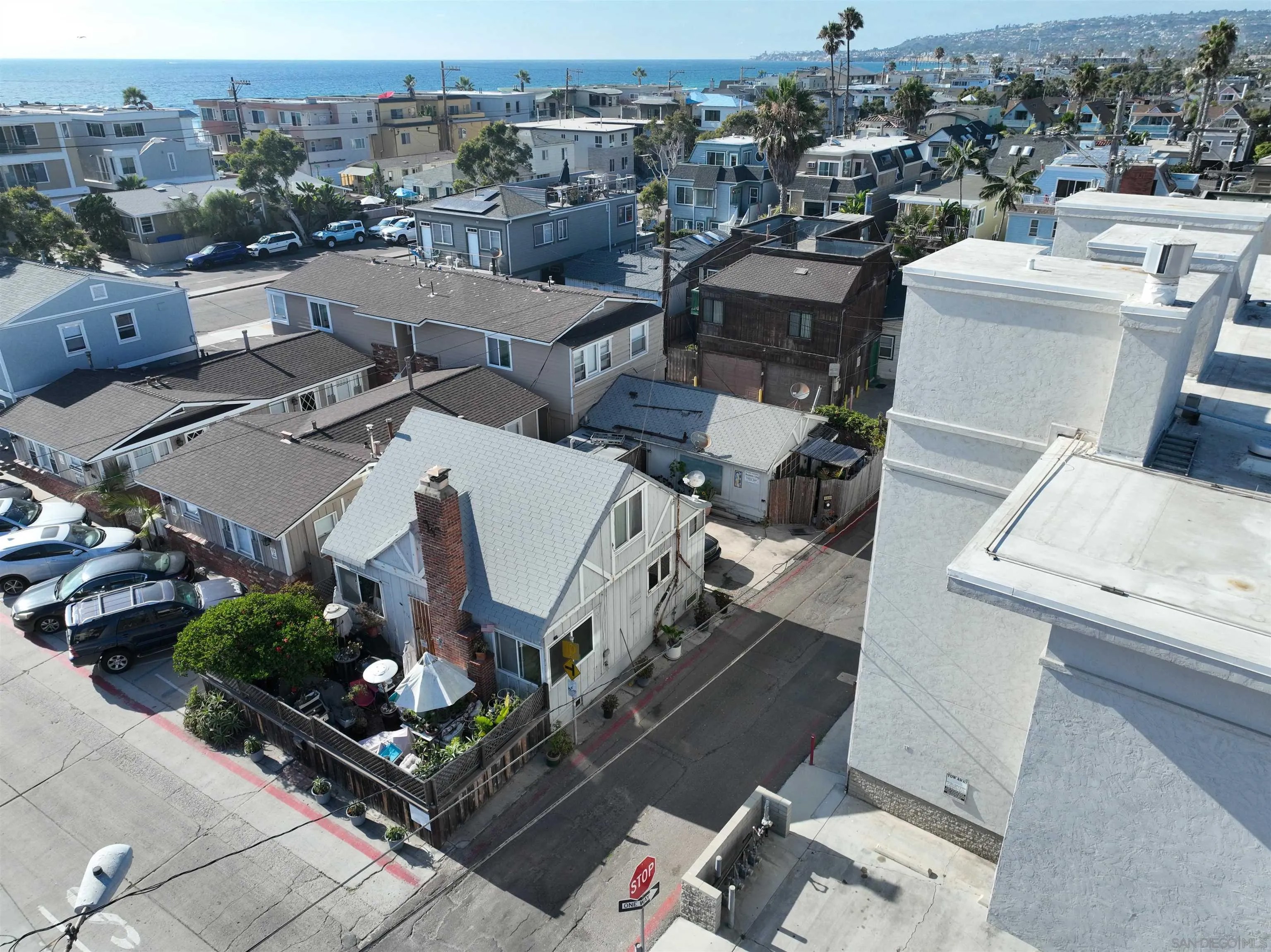 3510 Bayside Lane