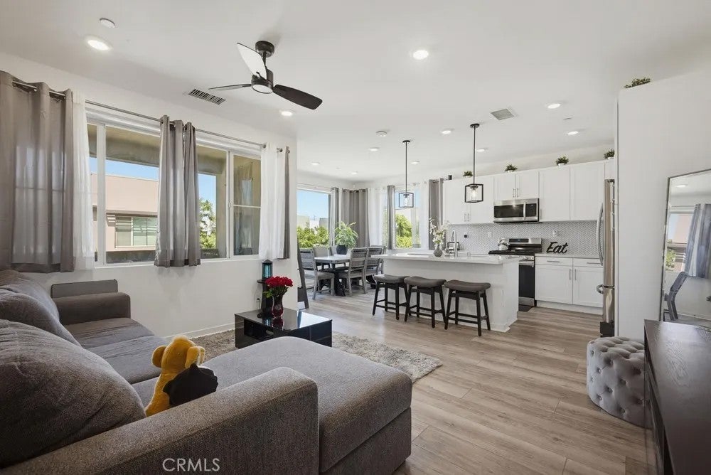 3570 E Peckham Paseo