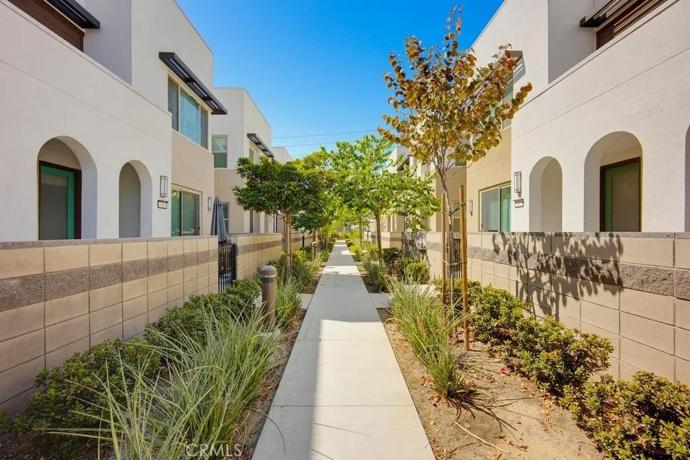 3570 E Peckham Paseo