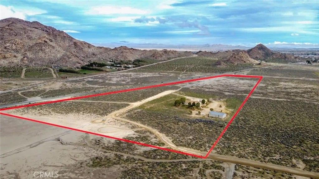 Photo of 30263 State Highway 18, Lucerne Valley, CA 92356 (MLS # HD26001486)