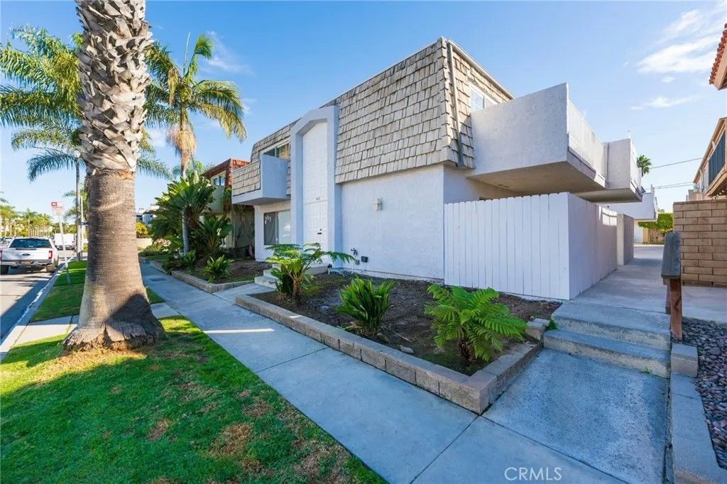 Photo of 422 22nd, Huntington Beach, CA 92648 (MLS # OC25273090)