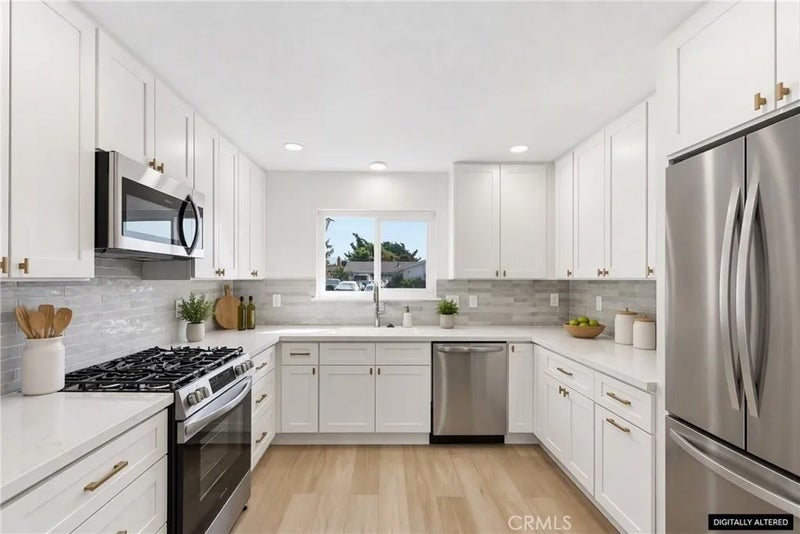 411 N Valerie