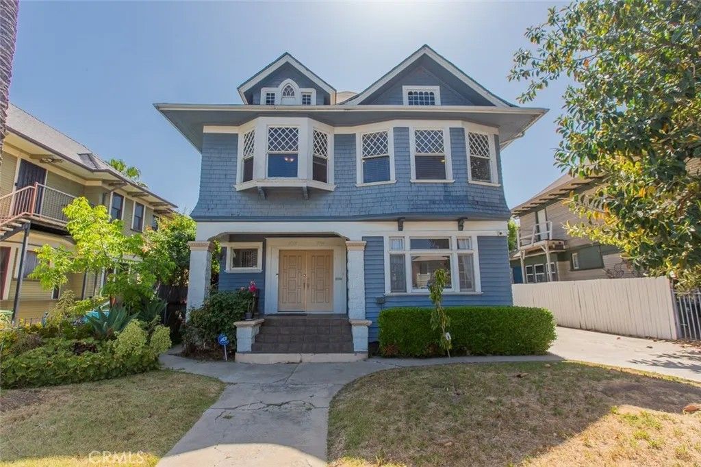 Photo of 2712 Kenwood Avenue, Los Angeles, CA 90007 (MLS # WS25266630)