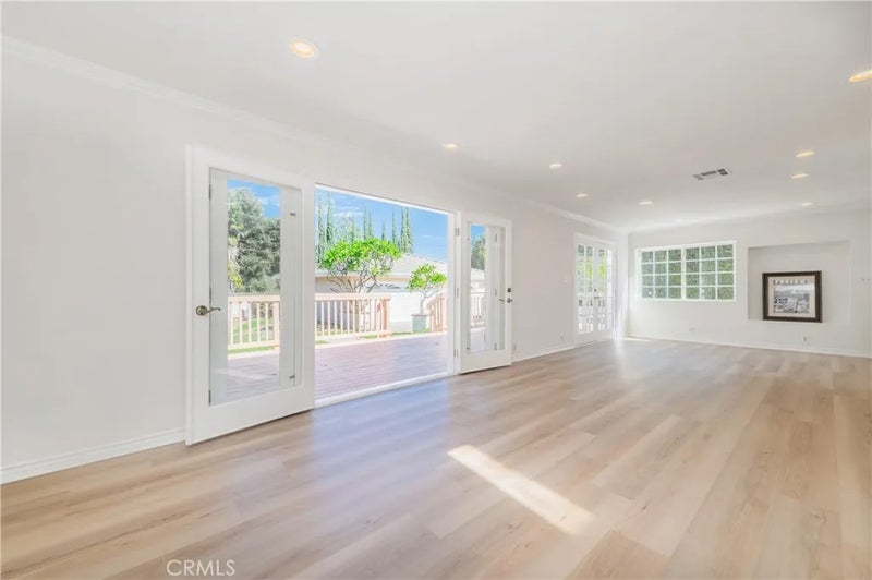 2815 E Mesa