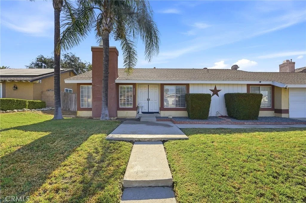 2533 N Glenwood