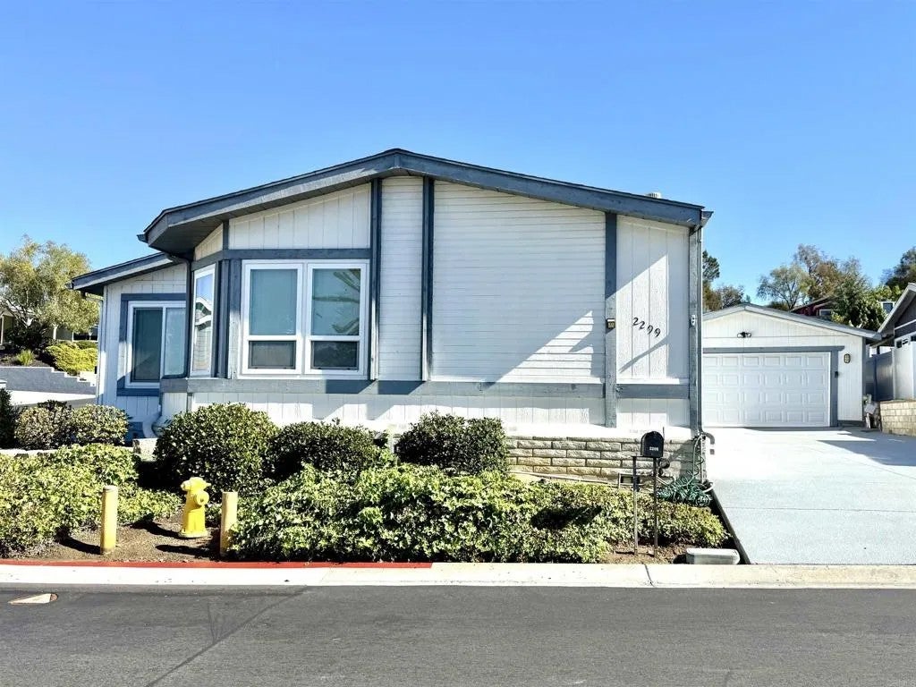 2299 Lindsay Drive
