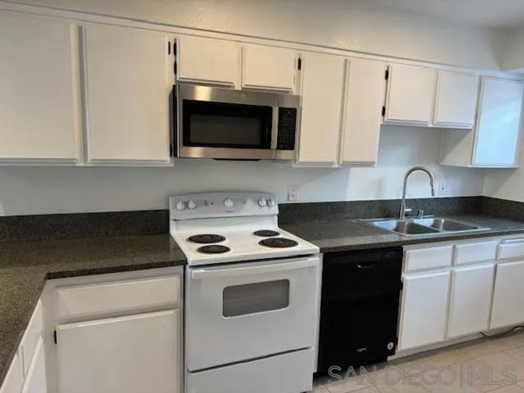 Photo of 647 Beverly Pl, San Marcos, CA 92078 (MLS # 250043672)