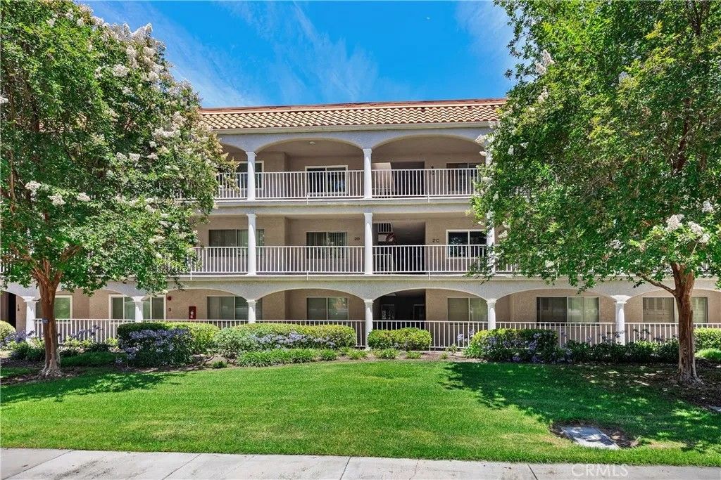 Photo of 4025 Calle Sonora Este #2C, Laguna Woods, CA 92637 (MLS # OC26001105)