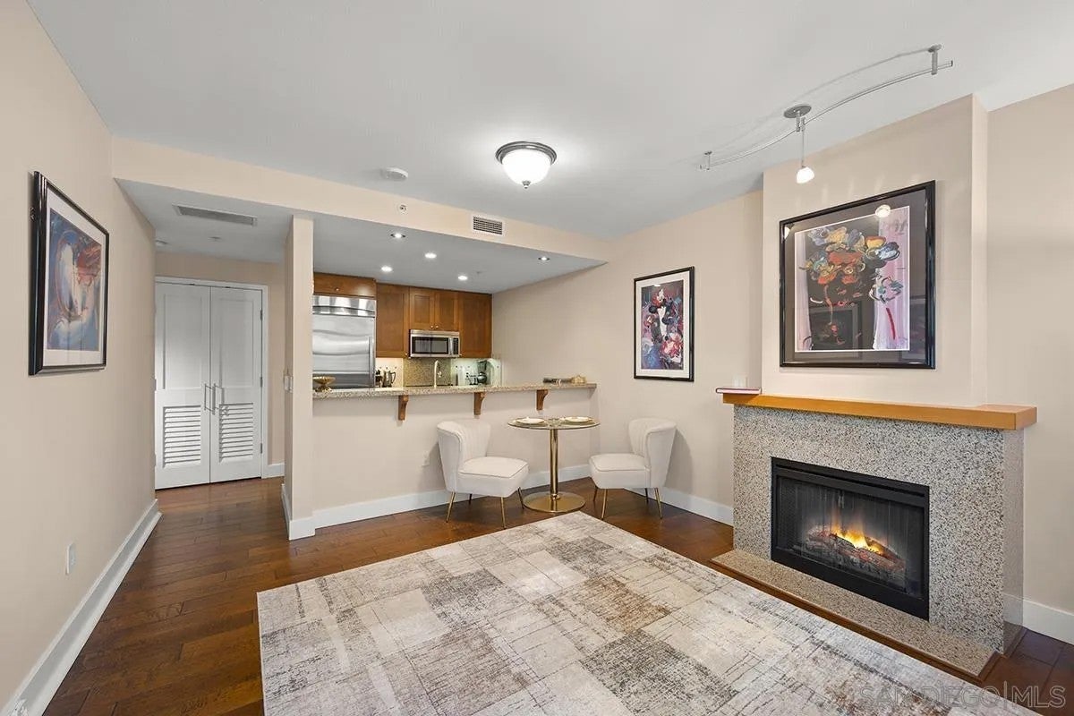 700 W E Street 104