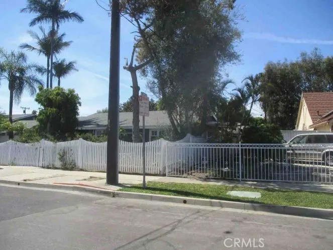 13571 Laurinda Way
