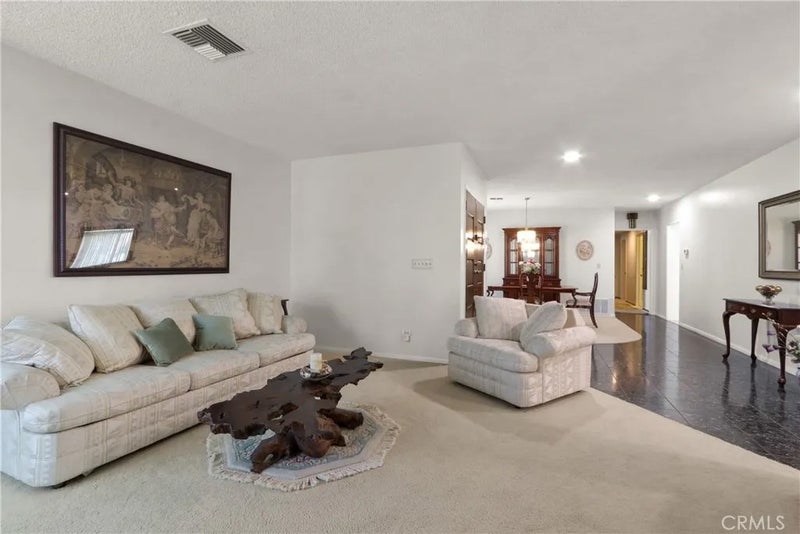 1414 E Laurel