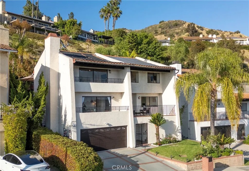 1350 E Tujunga