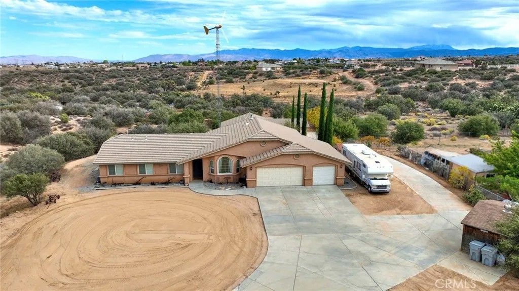 Photo of 6297 Coleridge Rd, Oak Hills, CA 92344 (MLS # TR26060923)