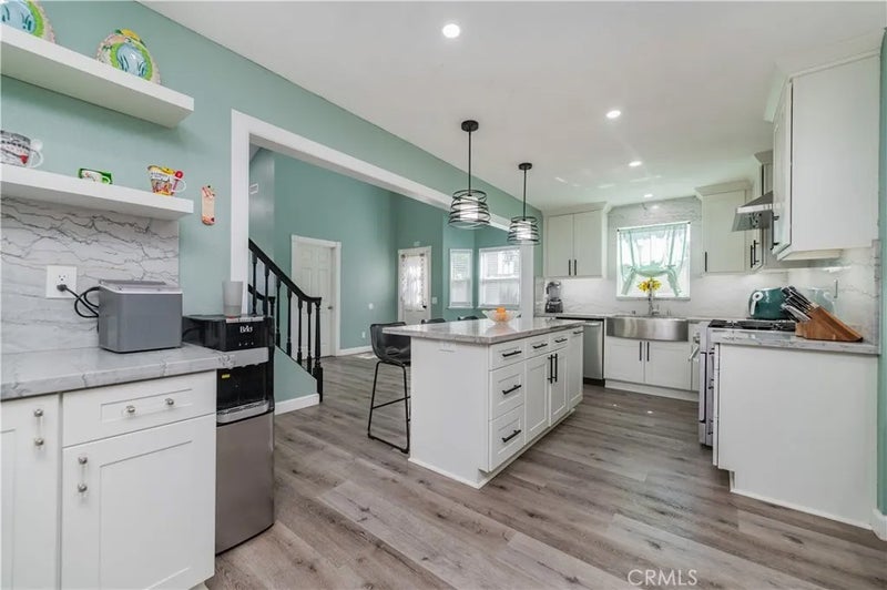 1250 Calle Colnett