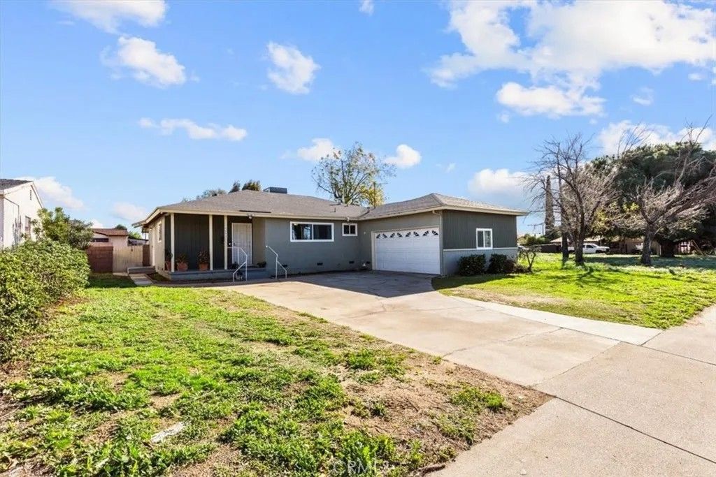 Photo of 565 N Riverside Ave, Rialto, CA 92376 (MLS # DW26000150)