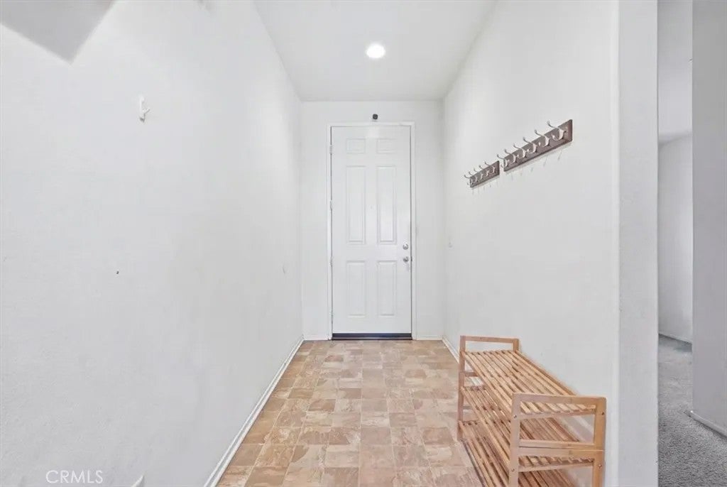 8873 Beacon