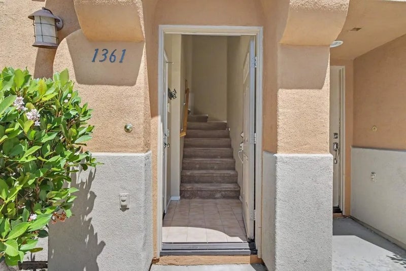 1361 Caminito De La Luna