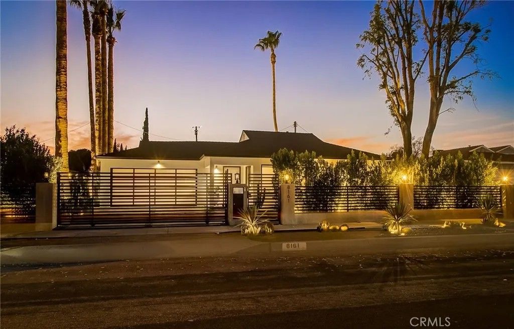 Photo of 8161 Encino Avenue, Northridge, CA 91325 (MLS # SR25278378)