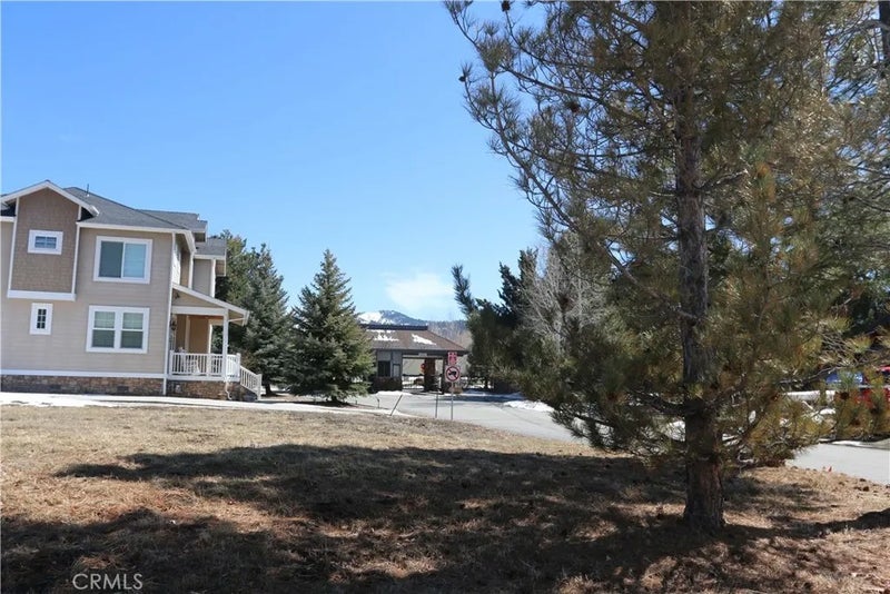 275 Meadow North