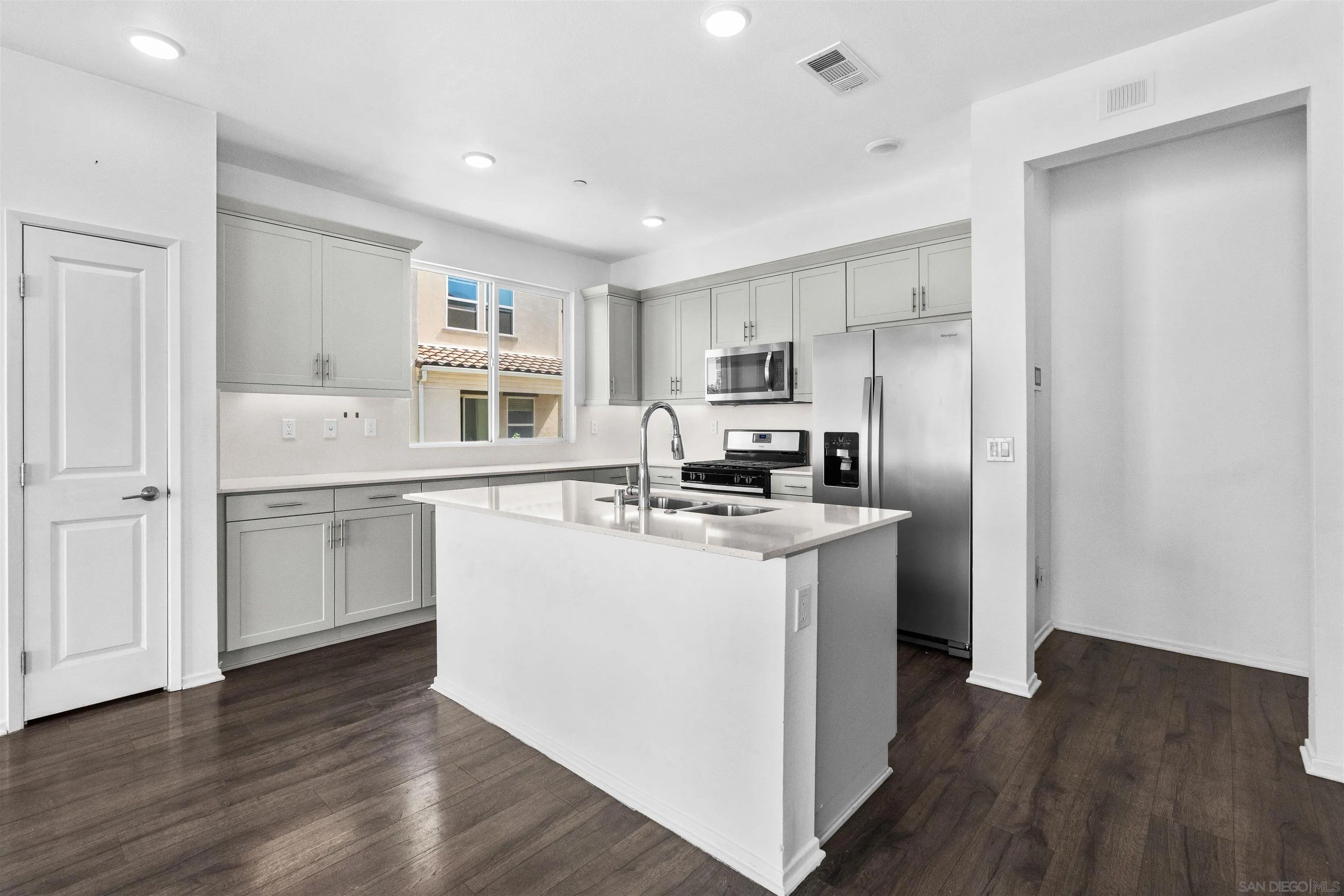 1207 Paseo Seashore Unit 82
