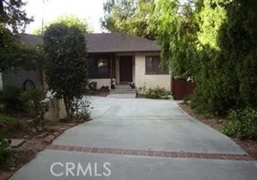 Photo of 2908 Highridge Rd, La Crescenta, CA 91214 (MLS # SR25269550)