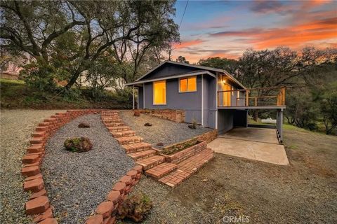 Photo of 353 Skyline Blvd, Oroville, CA 95966 (MLS # SN25278668)