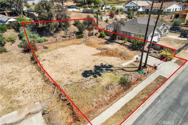 523 E Mount Curve
