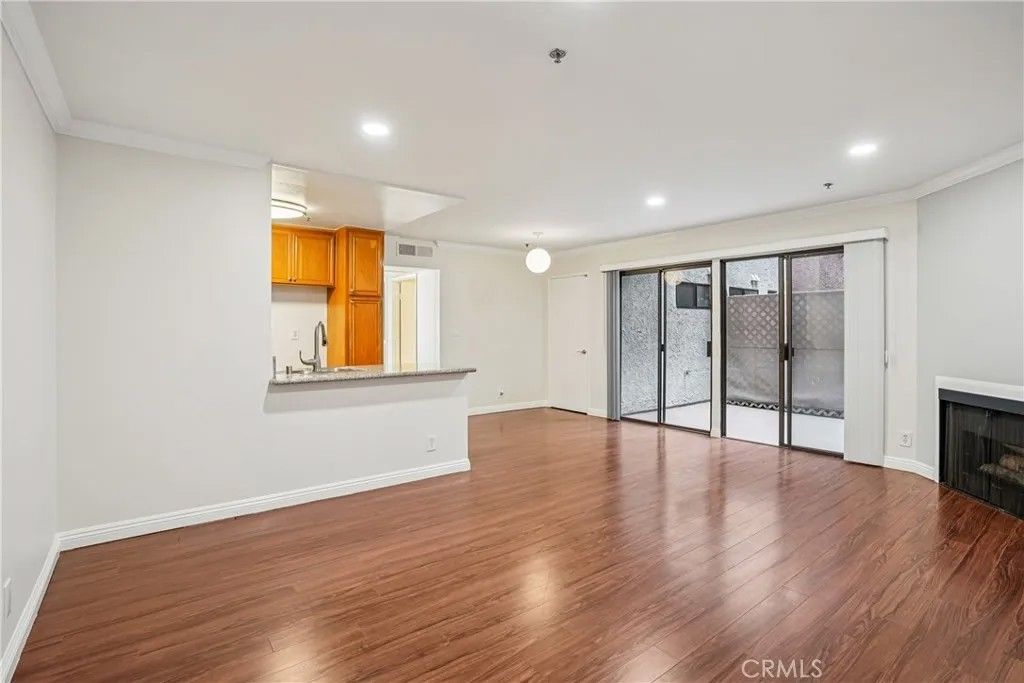 Photo of 11162 Camarillo St #106, West Toluca Lake, CA 91602 (MLS # SR25281342)