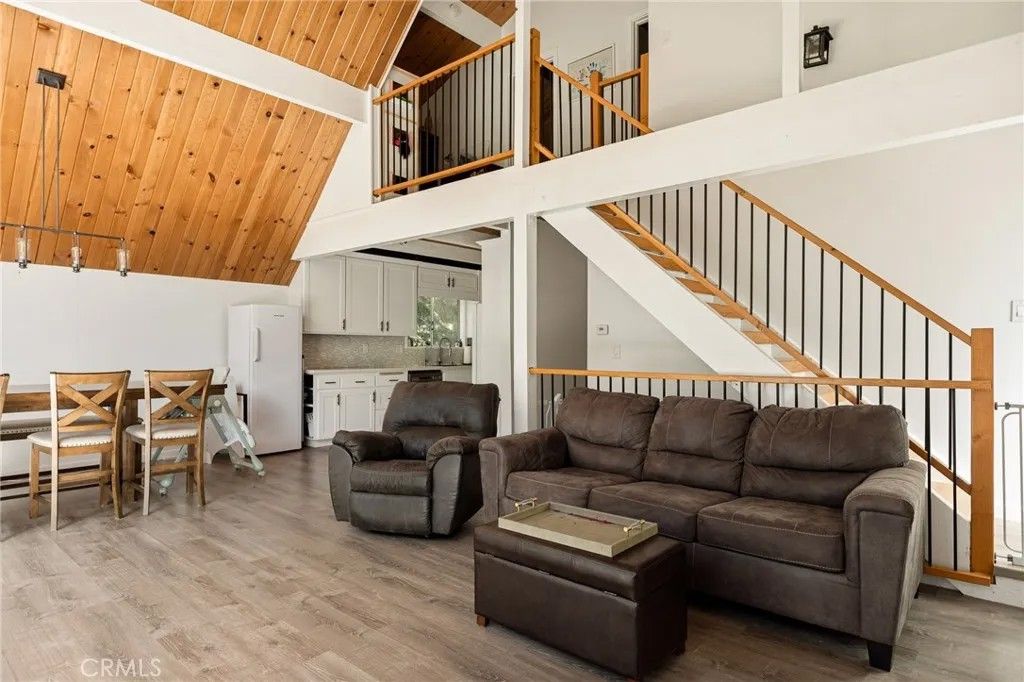 Photo of 316 Pioneer Road, Lake Arrowhead, CA 92352 (MLS # IG26095552)