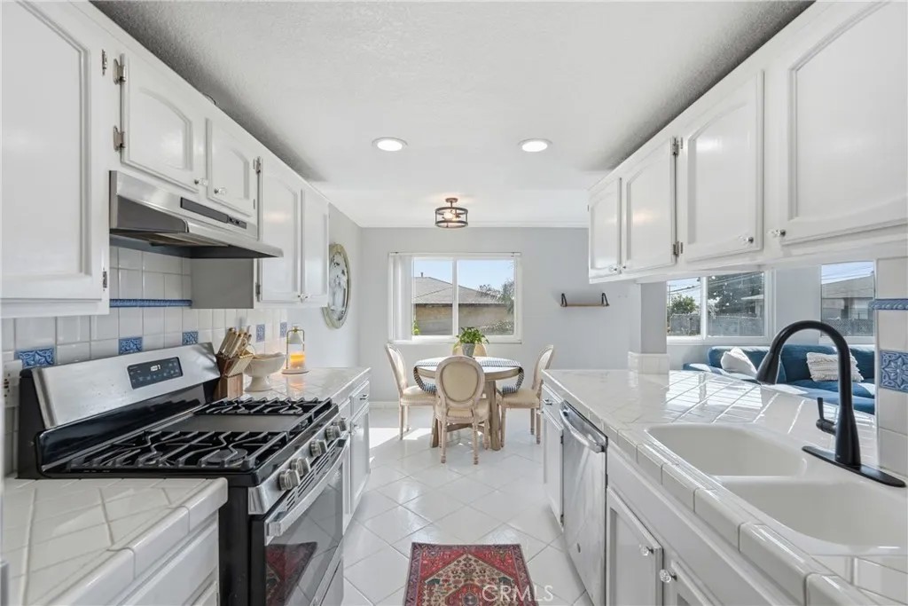 785 W 19th Street 5