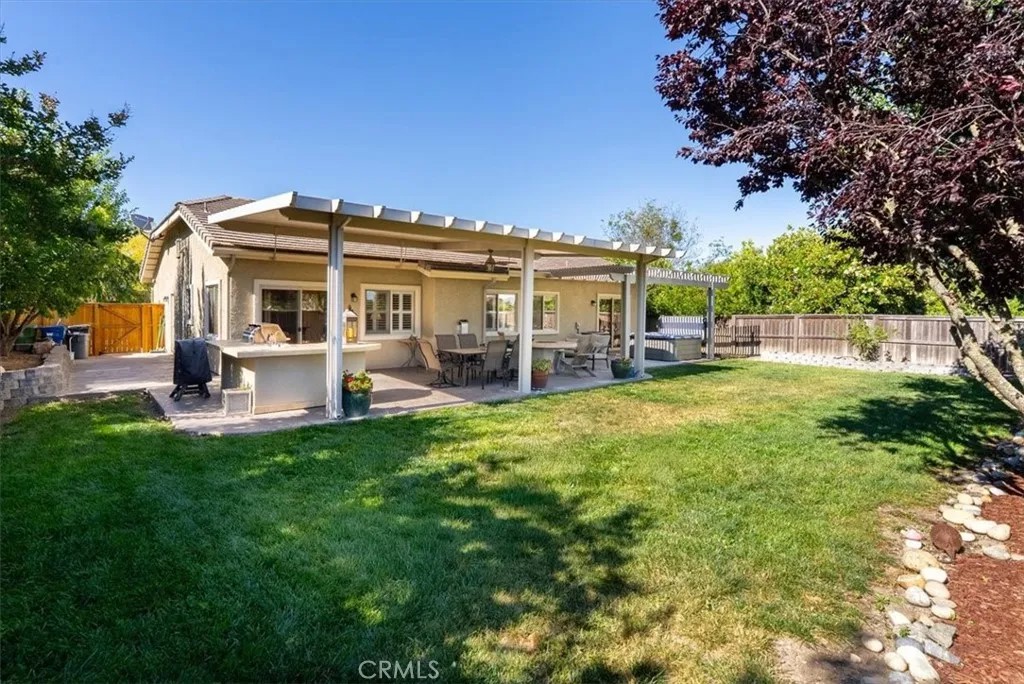 925 Rosebay Way