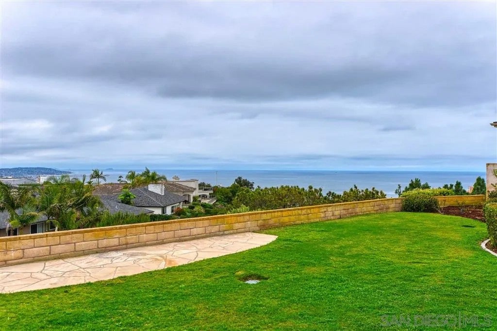 Photo of 1671 Paseo Bonita, La Jolla, CA 92037 (MLS # 260015331)