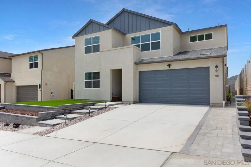 712 Meadowood St.