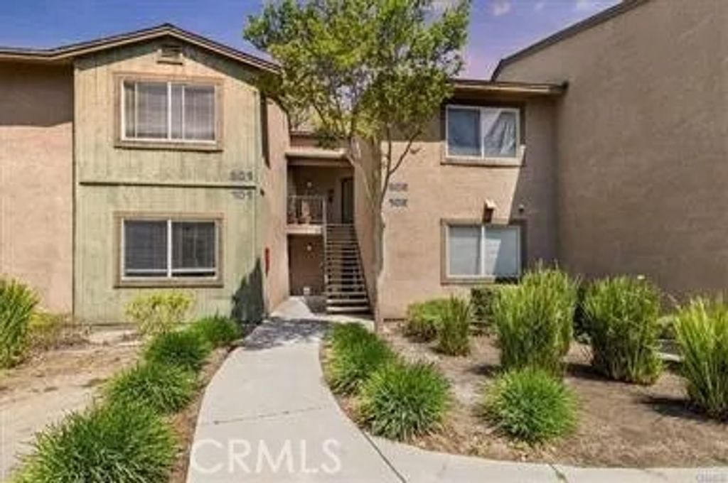 Photo of 2612 Avenida Del Vis, Corona, CA 92882 (MLS # IG26001646)