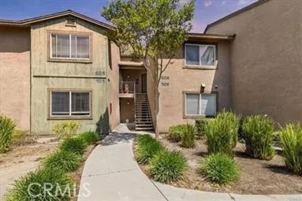 Photo of 2612 Avenida Del Vis, Corona, CA 92882 (MLS # IG26001646)