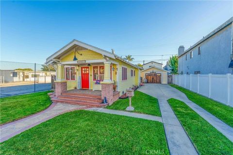 Photo of 226 E 53rd Street, Long Beach, CA 90805 (MLS # DW26035203)