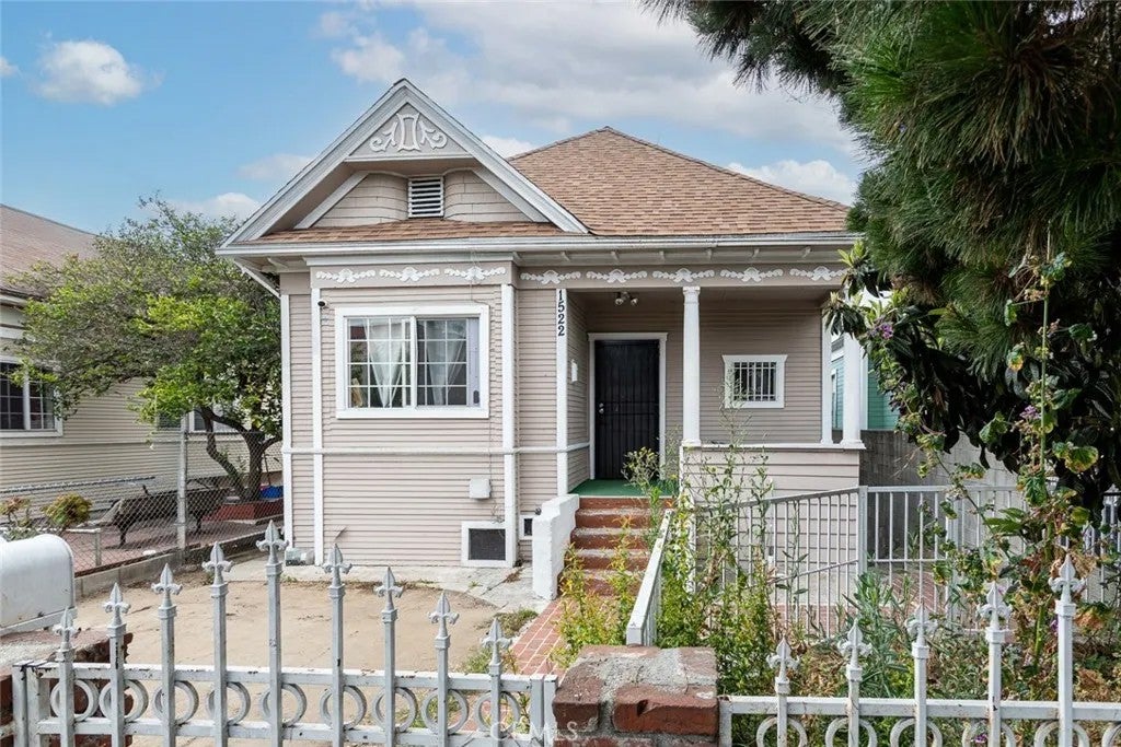 1522 W 29th