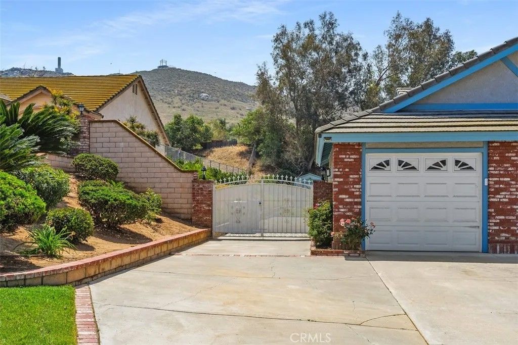 Photo of 8033 Stonemist CIR, Jurupa Valley, CA 92509 (MLS # IG26098376)