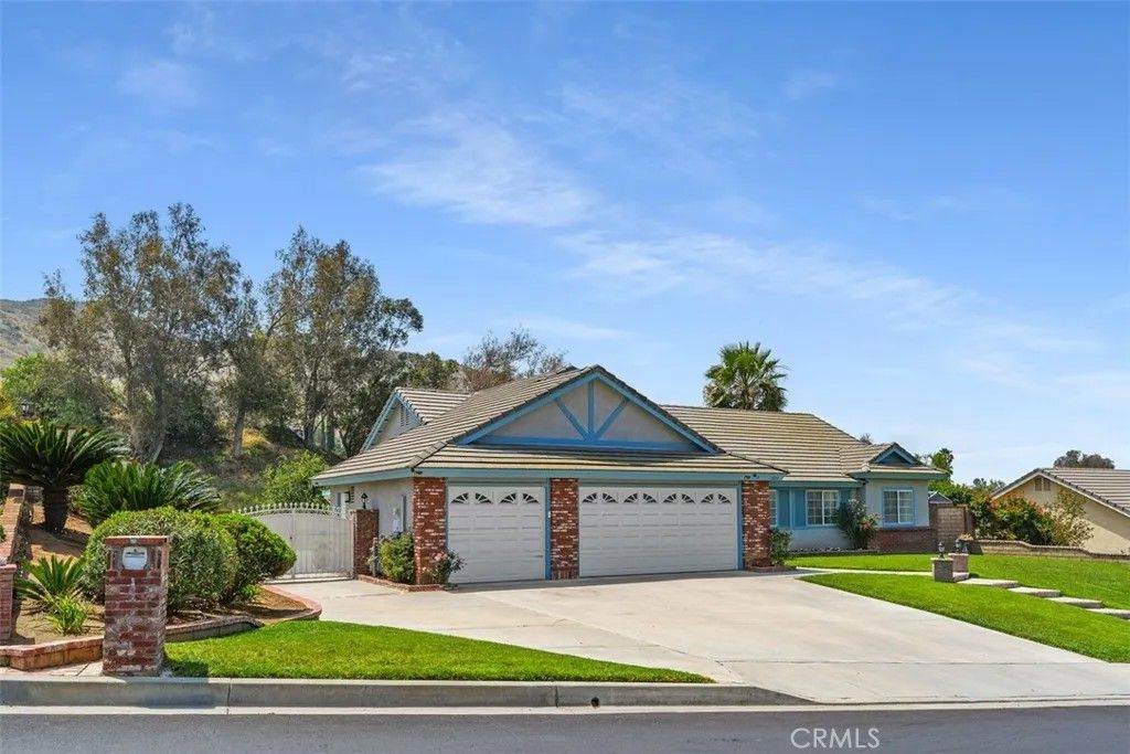 Photo of 8033 Stonemist CIR, Jurupa Valley, CA 92509 (MLS # IG26098376)