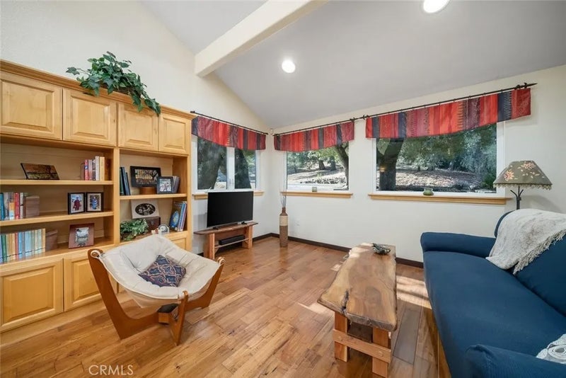 2175 San Fernando