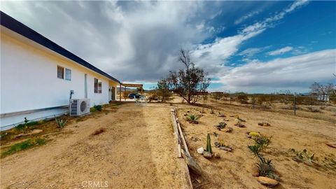 Tiny photo for 1271 Dakota Ln, Landers, CA 92285 (MLS # JT25246931)