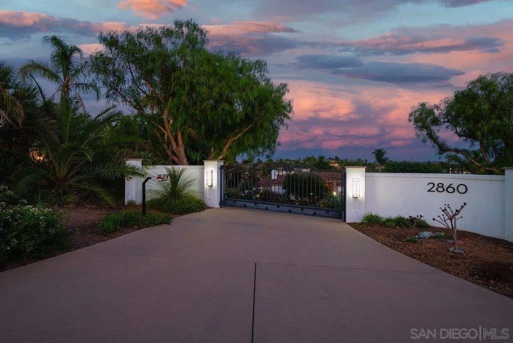 Photo of 2860 Via Rancheros Way, Fallbrook, CA 92028 (MLS # 250038736)
